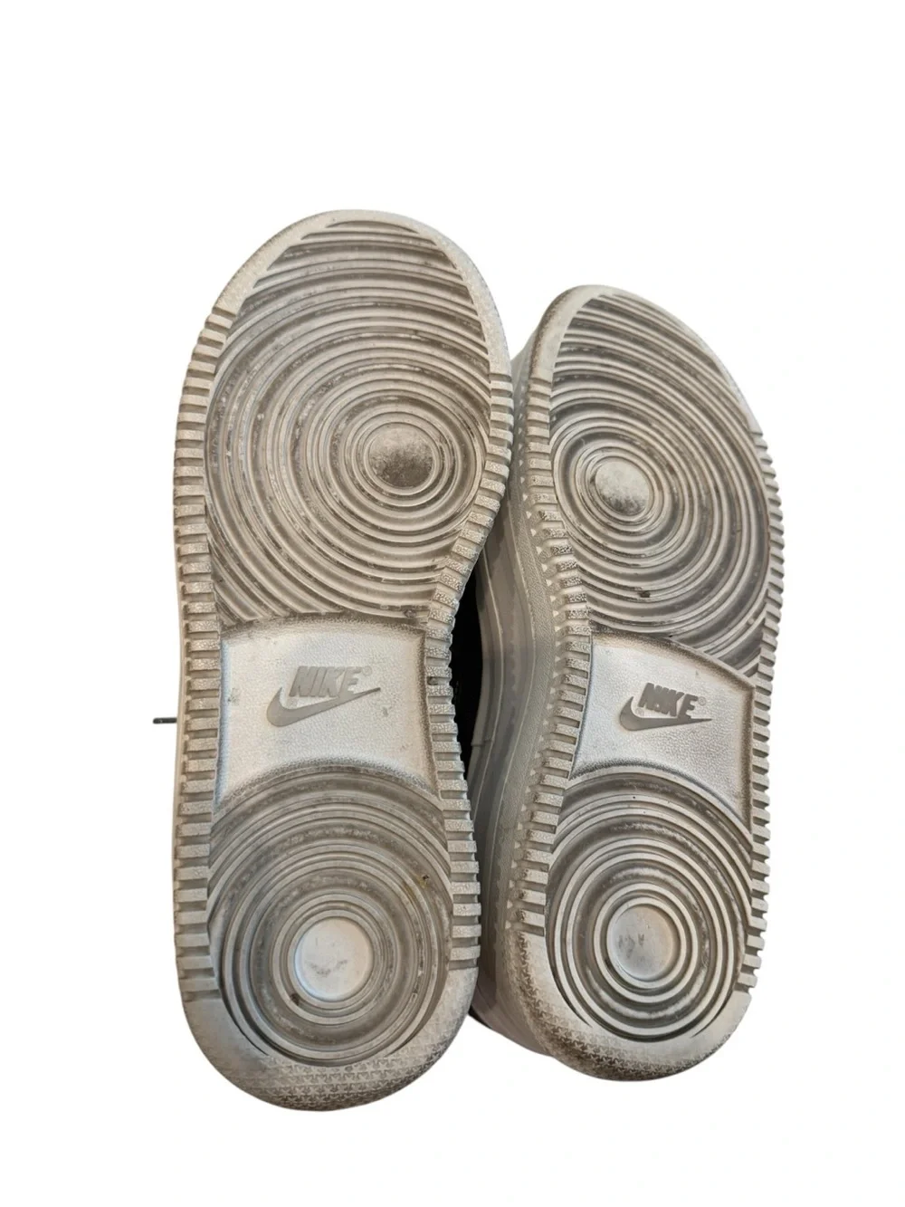 Nike Women’s Platform Sneakers army green with White Sole